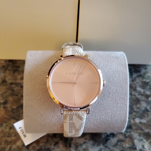 Michael kors Jayne Three Hand Vanilla Watch - Picture 6 of 10